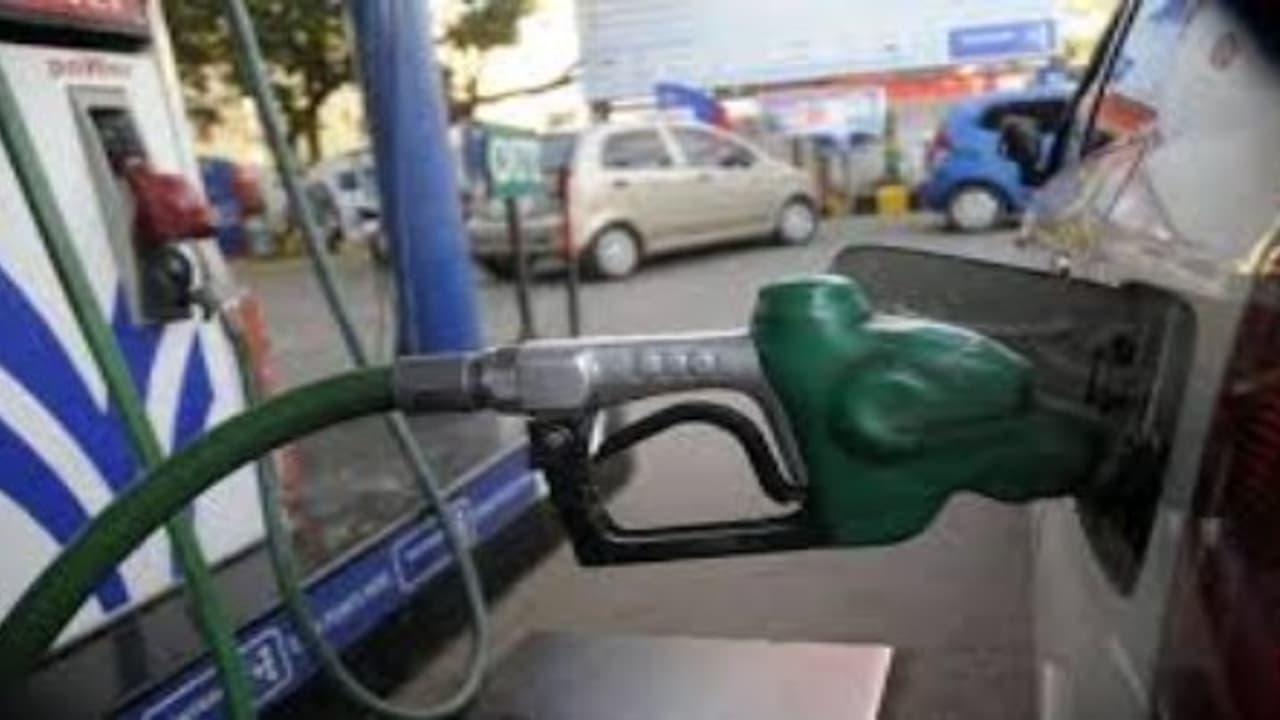 பெட்ரோல் பங்க் ஸ்ட்ரைக் வாபஸ்…12 ஆம் தேதி வழக்கம் போல் செயல்படும் என அறிவிப்பு… பெட்ரோல் பங்க் ஸ்ட்ரைக் வாபஸ்…12 ஆம் தேதி வழக்கம் போல் செயல்படும் என அறிவிப்பு…