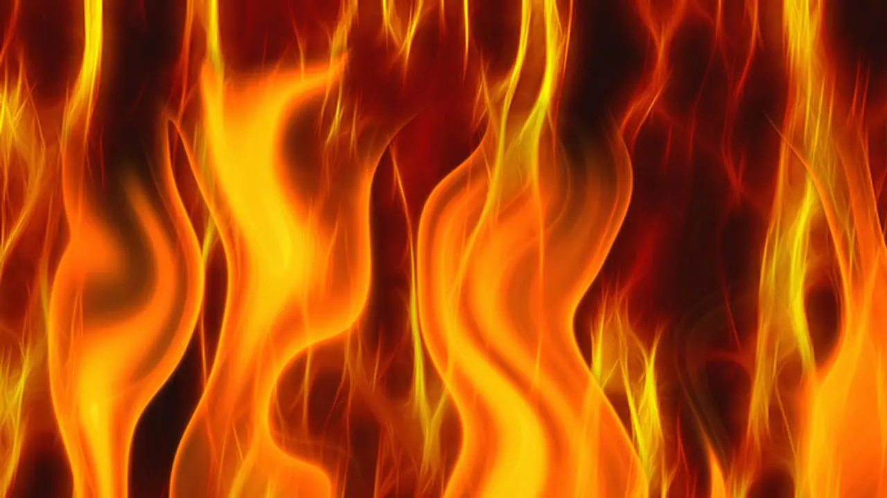 ಪತ್ನಿ ಪೀಡಿತರಿಂದ ಶೂರ್ಪನಖಿ ಪ್ರತಿಕೃತಿ ದಹನ ಪತ್ನಿ ಪೀಡಿತರಿಂದ ಶೂರ್ಪನಖಿ ಪ್ರತಿಕೃತಿ ದಹನ