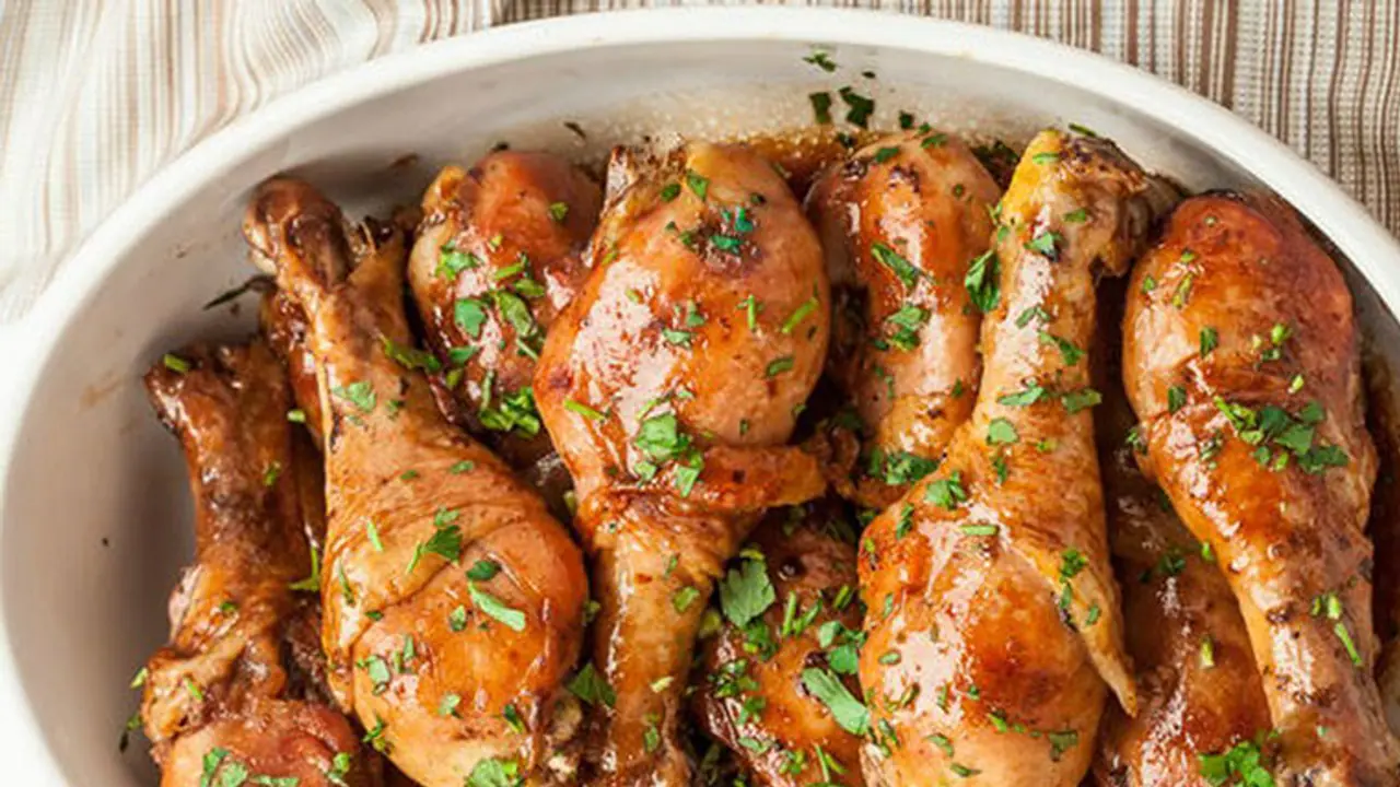 കോഴിയിറച്ചി വില കുതിച്ചുയരുന്നു കോഴിയിറച്ചി വില കുതിച്ചുയരുന്നു