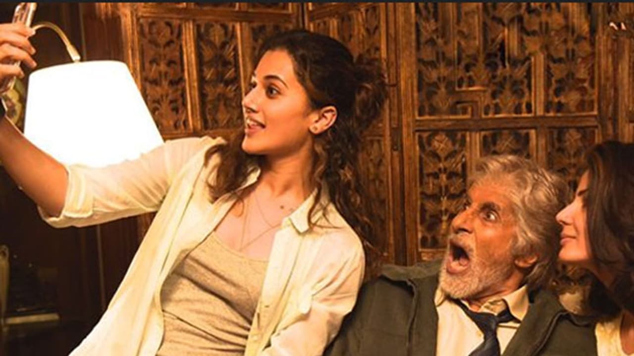 Special screening of 'Pink' held for Mumbai police Special screening of 'Pink' held for Mumbai police