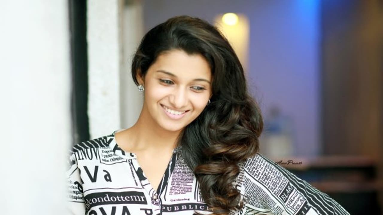 இரண்டாவது படத்திலேயே இயக்குனரிடம் கெட்ட பெயர் எடுத்த நடிகை பிரியா பவானி..! இரண்டாவது படத்திலேயே இயக்குனரிடம் கெட்ட பெயர் எடுத்த நடிகை பிரியா பவானி..!