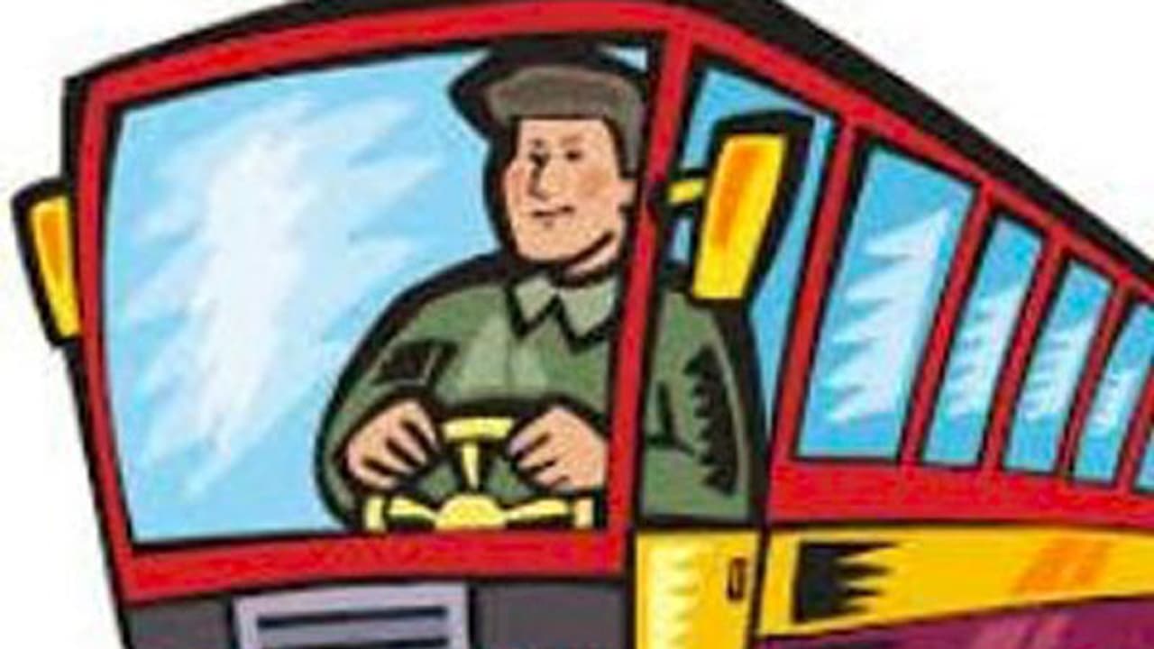 ఆ డ్రైవర్ నీలిచిత్రాలు చూస్తూ బస్సు నడిపిండు ఆ డ్రైవర్ నీలిచిత్రాలు చూస్తూ బస్సు నడిపిండు