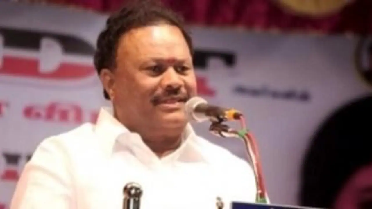 "விரைவில் இரு அணிகளும் இணையும்" – அமைச்சர் திண்டுக்கல் சீனிவாசன் உறுதி! "விரைவில் இரு அணிகளும் இணையும்" – அமைச்சர் திண்டுக்கல் சீனிவாசன் உறுதி!