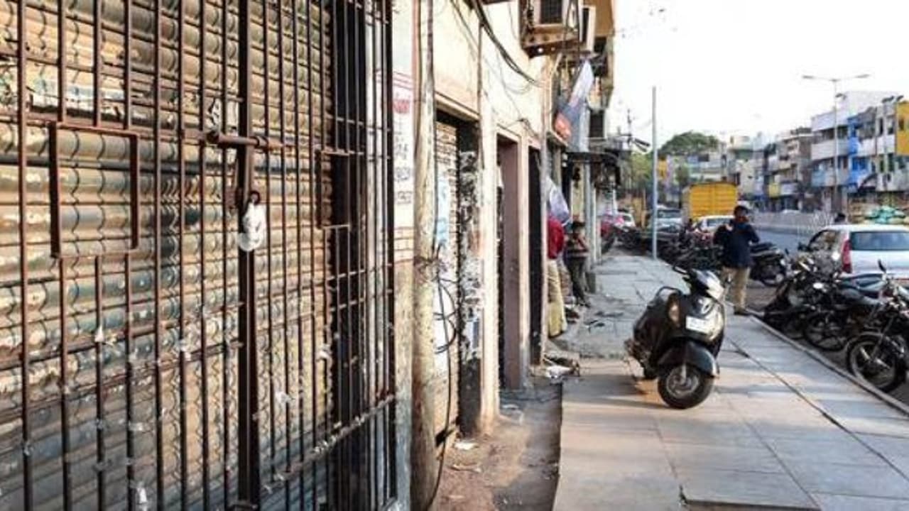 மதுக்கடைகளுக்கு மூடுவிழா….பொங்கல் வைத்து கொண்டாடிய பெண்கள்… மதுக்கடைகளுக்கு மூடுவிழா….பொங்கல் வைத்து கொண்டாடிய பெண்கள்…