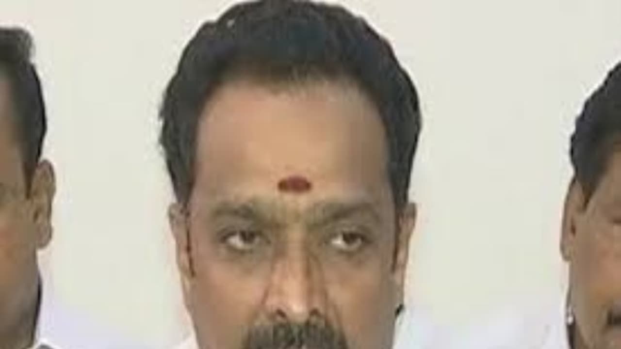 ஜெர்மன் வங்கியில் கடன்... 12,000 பேருந்துகள், 2,000 மின்சார பேருந்துகள் வாங்கபோறோம்... ஹேப்பியா சொல்லும் எம்.ஆர் விஜயபாஸ்கர் ஜெர்மன் வங்கியில் கடன்... 12,000 பேருந்துகள், 2,000 மின்சார பேருந்துகள் வாங்கபோறோம்... ஹேப்பியா சொல்லும் எம்.ஆர் விஜயபாஸ்கர்