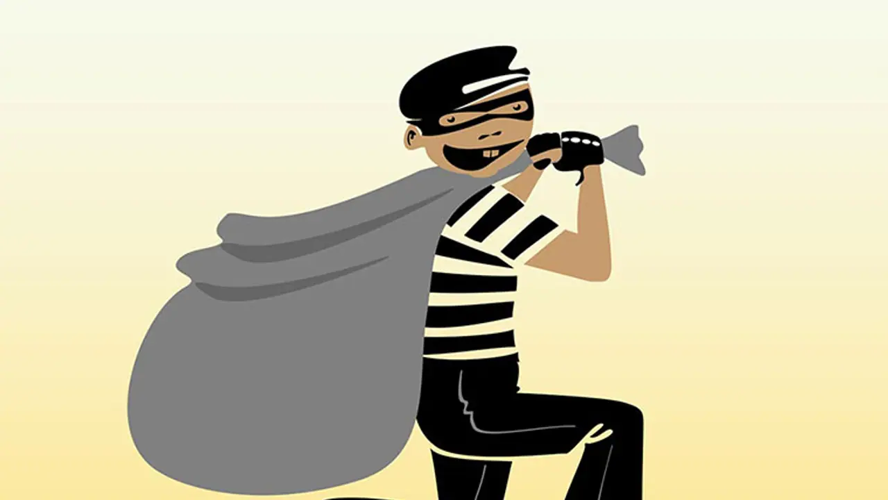 മദ്യക്കട തുരന്ന് അകത്തുകയറി, കുടിച്ച് ബോധമില്ലാതെ അകത്ത് കുടുങ്ങി, പൊലീസെത്തി അകത്താക്കി മദ്യക്കട തുരന്ന് അകത്തുകയറി, കുടിച്ച് ബോധമില്ലാതെ അകത്ത് കുടുങ്ങി, പൊലീസെത്തി അകത്താക്കി