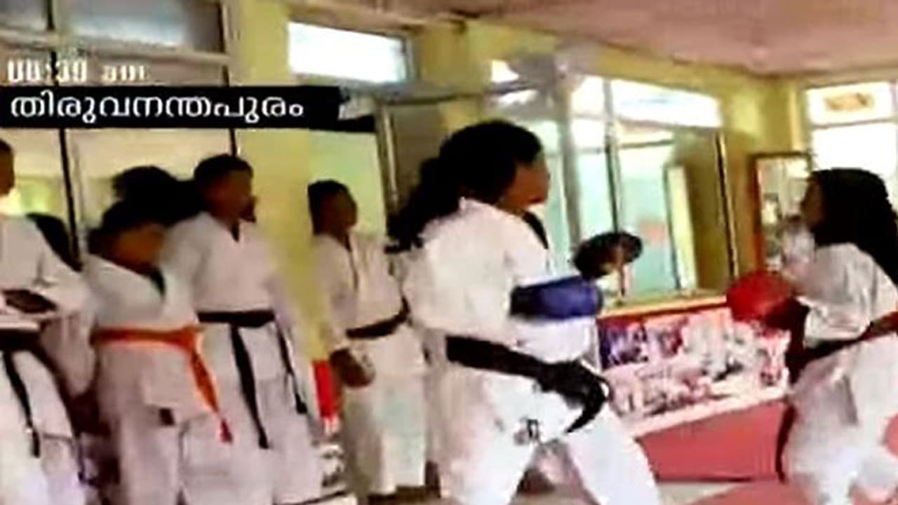 തലസ്ഥാനത്തെ പെൺകരുത്ത്; കരാട്ടെ റെക്കോർഡിനായി ശ്രമം തലസ്ഥാനത്തെ പെൺകരുത്ത്; കരാട്ടെ റെക്കോർഡിനായി ശ്രമം