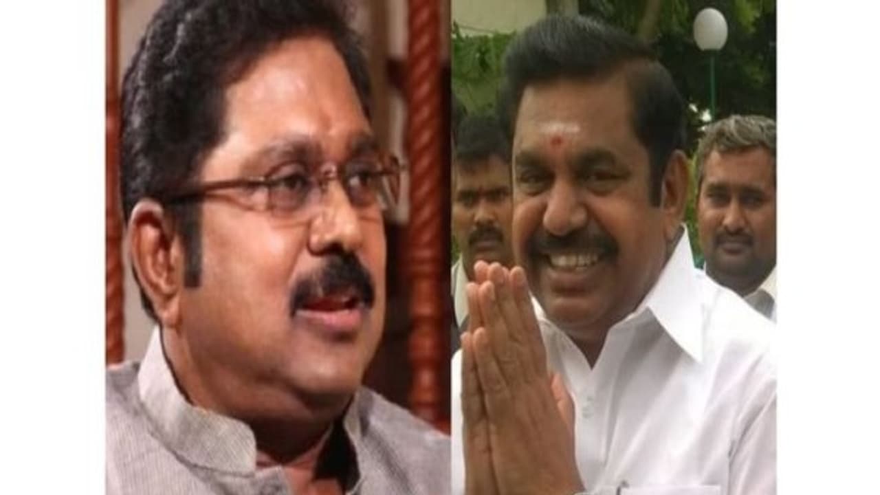 பதவியை காப்பாற்றவே படாத பாடுபடுகிறார் எடப்பாடி... கொளுத்தி போடும் டிடிவி...! பதவியை காப்பாற்றவே படாத பாடுபடுகிறார் எடப்பாடி... கொளுத்தி போடும் டிடிவி...!