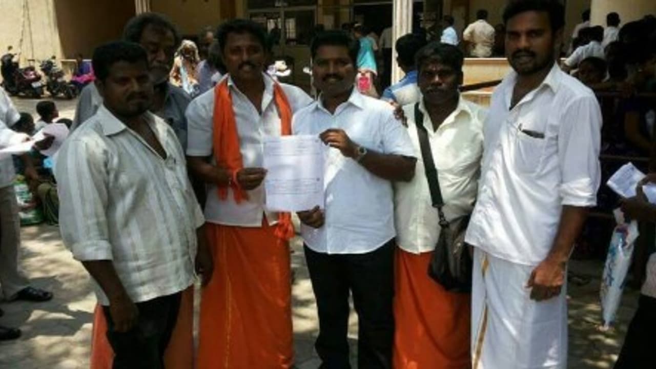 "ராஜீவ் கொலையாளி முருகனுக்கு பாராட்டு விழா" அனுமதி கோரி தலைமை செயலாளரிடம் மனு "ராஜீவ் கொலையாளி முருகனுக்கு பாராட்டு விழா" அனுமதி கோரி தலைமை செயலாளரிடம் மனு