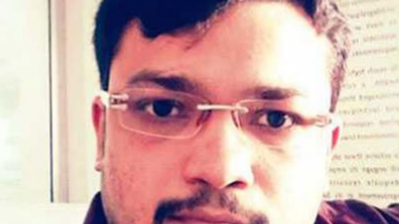 യുപി നിയമസഭാ മന്ദിരത്തിന് സമീപം മുന് ബിജെപി എംഎല്എയുടെ മകന് വെടിയേറ്റ് മരിച്ചു യുപി നിയമസഭാ മന്ദിരത്തിന് സമീപം മുന് ബിജെപി എംഎല്എയുടെ മകന് വെടിയേറ്റ് മരിച്ചു