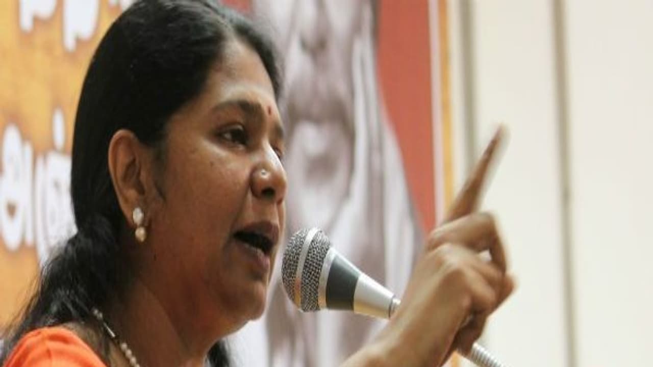 "நீட் தேர்வு விலக்கு வெறும் கண்துடைப்பு" கனிமொழி எம்.பி. குற்றச்சாட்டு!! "நீட் தேர்வு விலக்கு வெறும் கண்துடைப்பு" கனிமொழி எம்.பி. குற்றச்சாட்டு!!