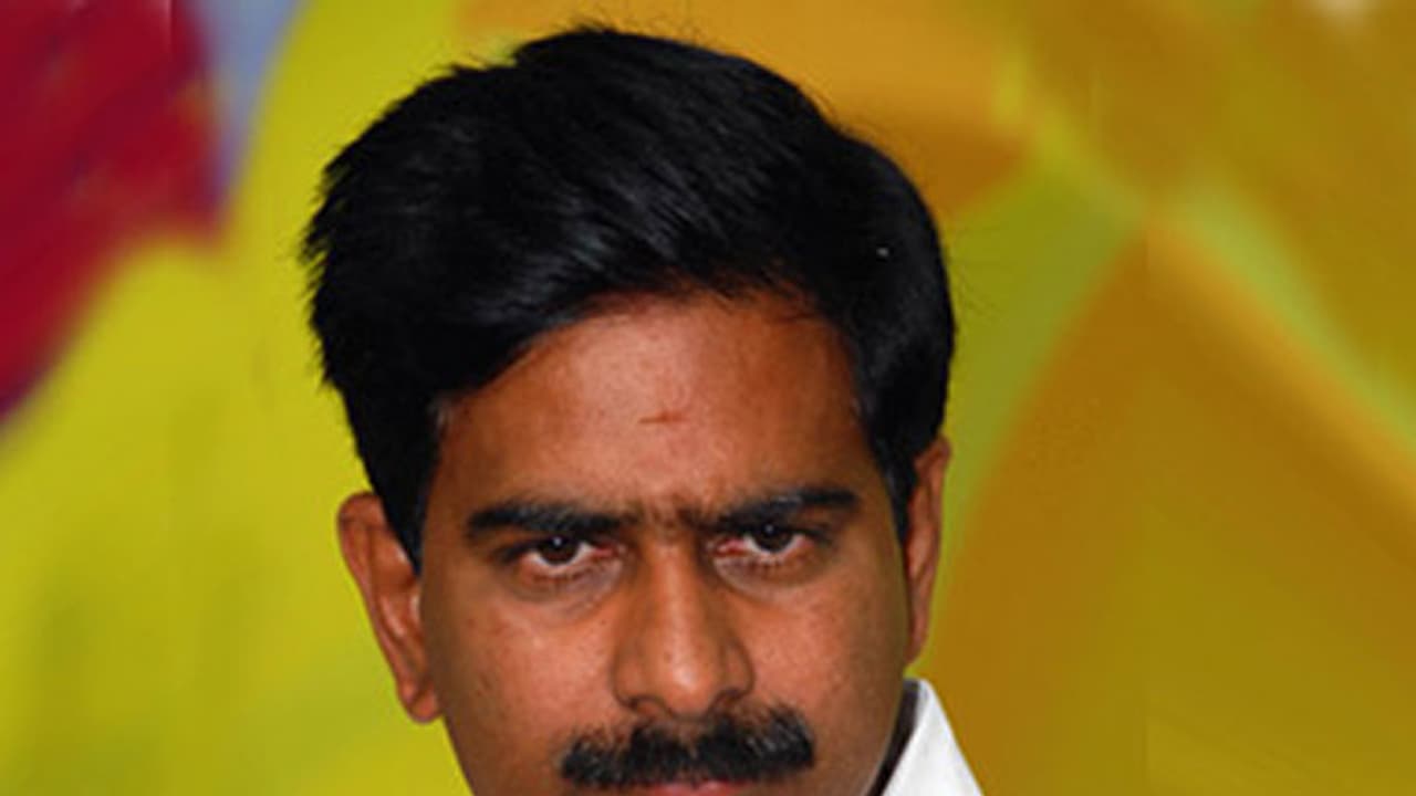 టీడీపీ ఆందోళన...దేవినేని ఉమా హౌస్ అరెస్ట్