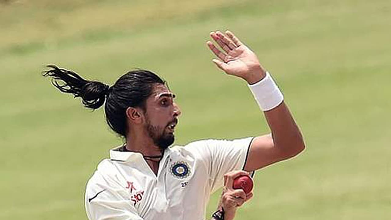 ಕನ್ನಡಿಗನ ದಾಖಲೆ ಮುರಿದ ಡೆಲ್ಲಿ ವೇಗಿ..! ಕನ್ನಡಿಗನ ದಾಖಲೆ ಮುರಿದ ಡೆಲ್ಲಿ ವೇಗಿ..!