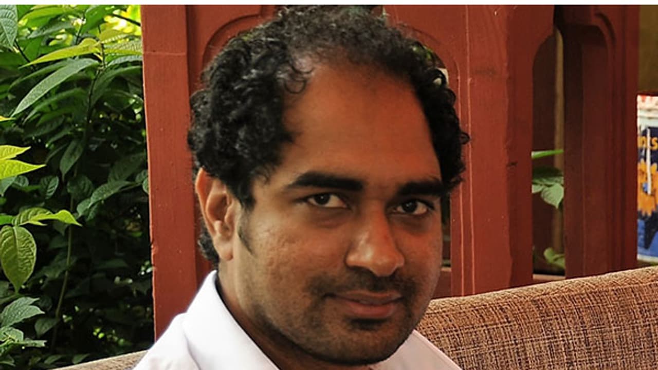 పవన్ ఫ్యాన్స్ని ఛాలెంజ్ చేసిన క్రిష్,ట్విట్టర్ లో రచ్చ పవన్ ఫ్యాన్స్ని ఛాలెంజ్ చేసిన క్రిష్,ట్విట్టర్ లో రచ్చ