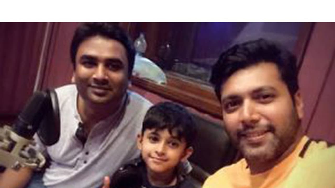 ജയന് രവിയെ ഞെട്ടിച്ച് മകന് ആരവ് ജയന് രവിയെ ഞെട്ടിച്ച് മകന് ആരവ്