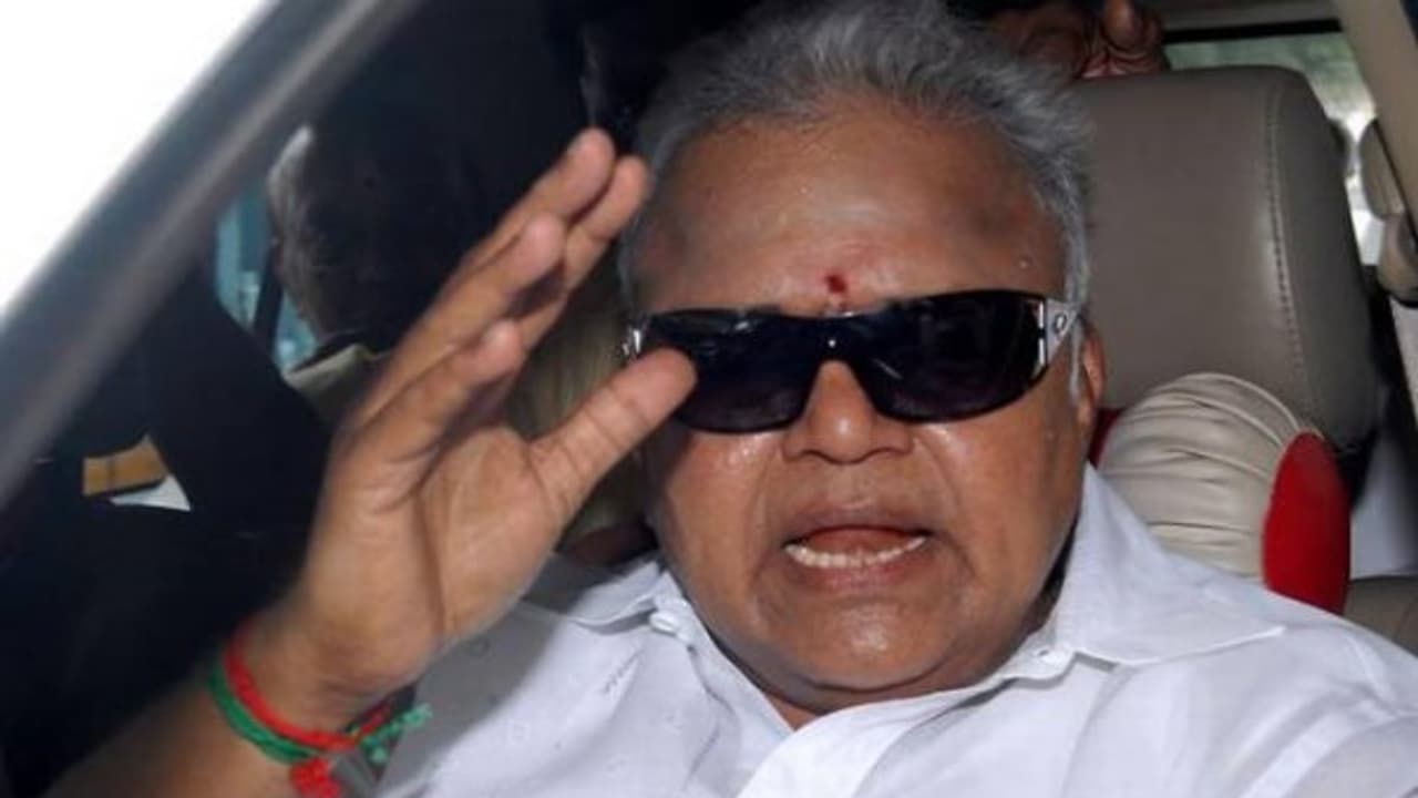 கருணாநிதியை நம்பி டிவி பெட்டியை உடைச்சேன்... கடைசியில் பார்த்தால்... ராதாரவி அம்பலப்படுத்திய திமுக போராட்டம்.! கருணாநிதியை நம்பி டிவி பெட்டியை உடைச்சேன்... கடைசியில் பார்த்தால்... ராதாரவி அம்பலப்படுத்திய திமுக போராட்டம்.!