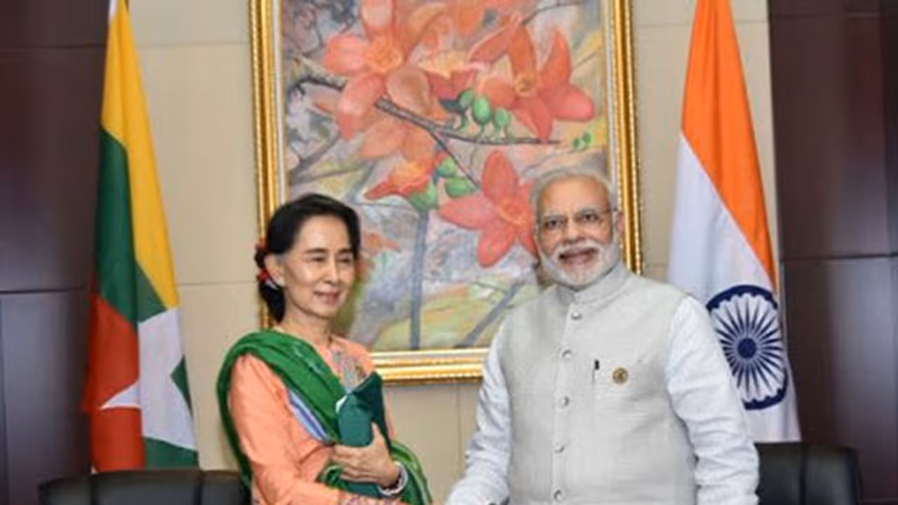 Narendra Modi meets Aung Suu Kyi, India raises Rohingya issue with Myanmar Narendra Modi meets Aung Suu Kyi, India raises Rohingya issue with Myanmar