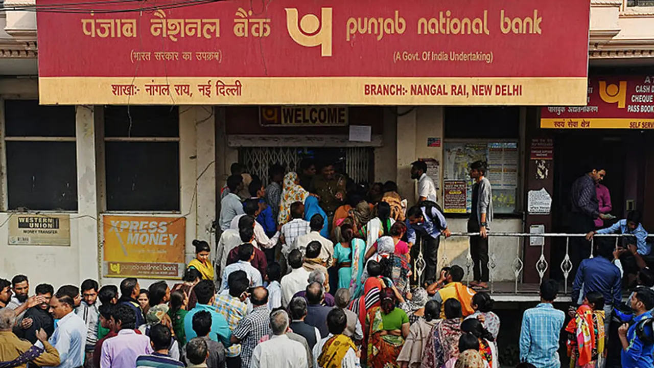 Woman robbed of ₹1.83 lakh while standing in bank queue