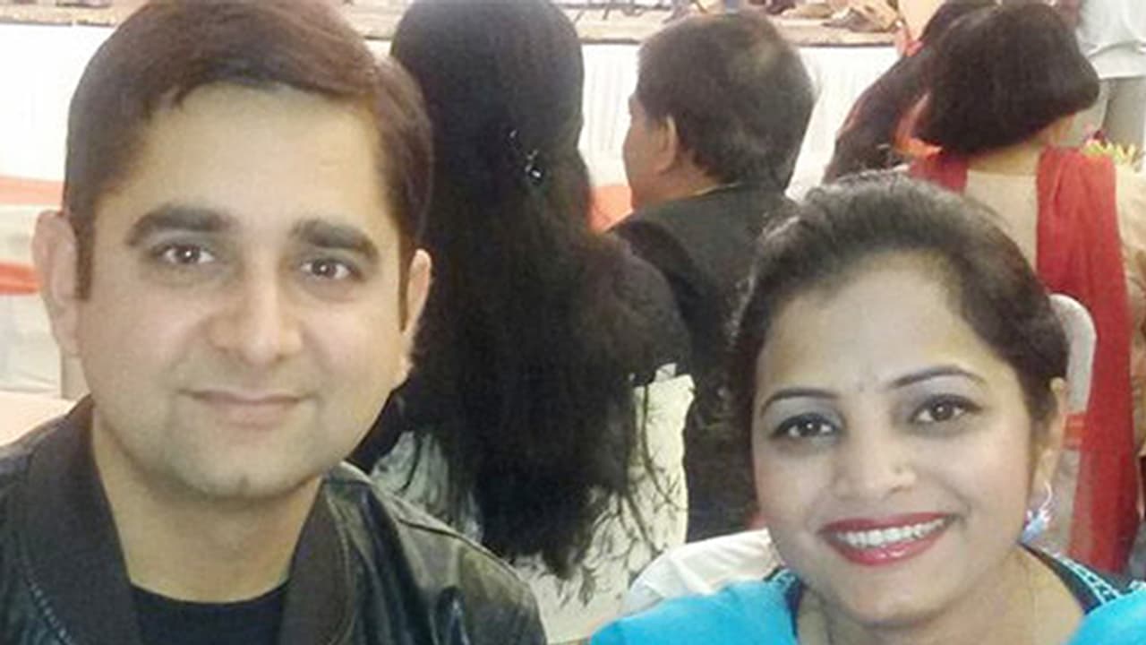 ಹುತಾತ್ಮ ಯೋಧನ ಮಗಳ ವಿದ್ಯಾಭ್ಯಾಸದ ಹೊಣೆ ಹೊತ್ತ ಐಎಎಸ್ ಐಪಿಎಸ್ ದಂಪತಿ ಹುತಾತ್ಮ ಯೋಧನ ಮಗಳ ವಿದ್ಯಾಭ್ಯಾಸದ ಹೊಣೆ ಹೊತ್ತ ಐಎಎಸ್ ಐಪಿಎಸ್ ದಂಪತಿ