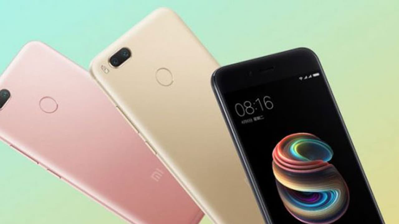 నెల్లూరులో దారి దోపిడి.. స్మార్ట్ ఫోన్ల అపహరణ నెల్లూరులో దారి దోపిడి.. స్మార్ట్ ఫోన్ల అపహరణ