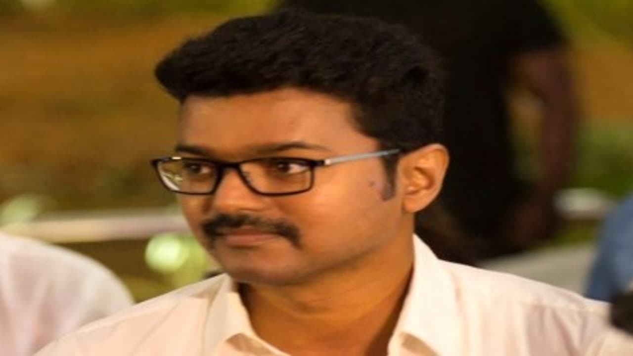 விஞ்ஞானிகளுக்கும், அரசியல்வாதிகளுக்கும் வித்தியாசம் தெரியாமல் பேசுகிறார் விஜய்; பொன் ராஜ் விளாசல்... விஞ்ஞானிகளுக்கும், அரசியல்வாதிகளுக்கும் வித்தியாசம் தெரியாமல் பேசுகிறார் விஜய்; பொன் ராஜ் விளாசல்...