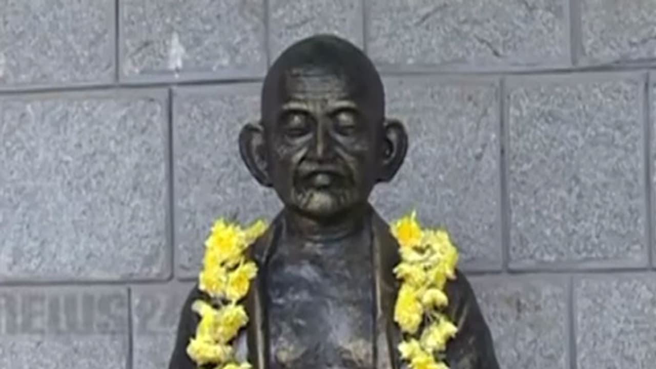 ದುಬೈನಲ್ಲಿಂದು ಗಾಂಧಿ ಪ್ರತಿಮೆ ಅನಾವರಣ ದುಬೈನಲ್ಲಿಂದು ಗಾಂಧಿ ಪ್ರತಿಮೆ ಅನಾವರಣ