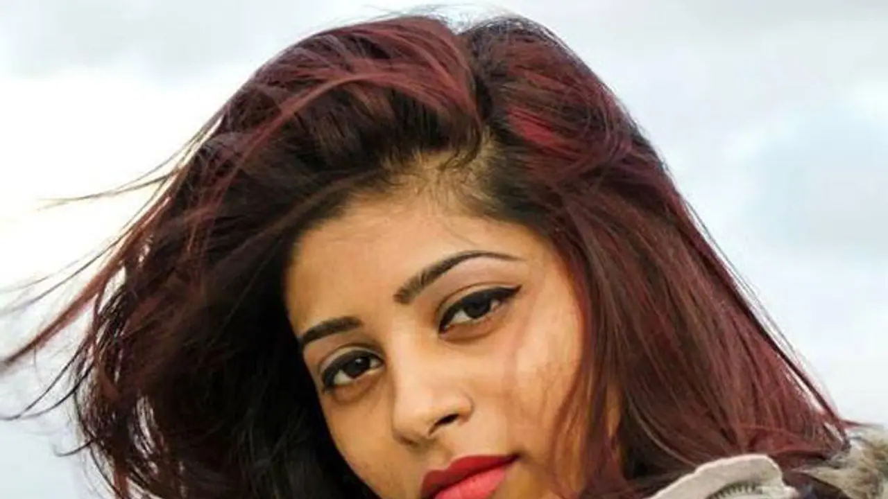 బూతు మీద నాకు చాలా రెస్పెక్ట్.. కిక్ యాస్ ఫ్రెండ్స్ వున్నారు గాయత్రి బూతు మీద నాకు చాలా రెస్పెక్ట్.. కిక్ యాస్ ఫ్రెండ్స్ వున్నారు గాయత్రి