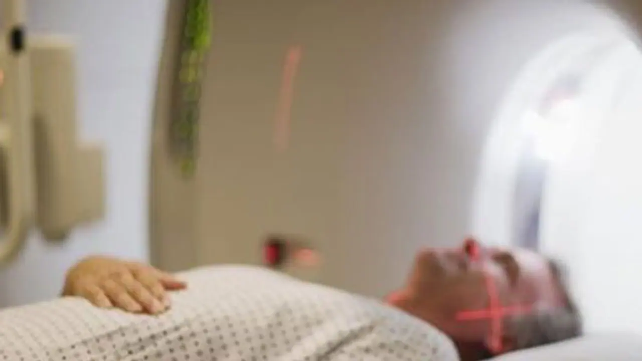 എം ആർ ഐ സ്കാനിങ്ങ് മെഷീനിൽ കുടുങ്ങി യുവാവിന് ദാരുണാന്ത്യം എം ആർ ഐ സ്കാനിങ്ങ് മെഷീനിൽ കുടുങ്ങി യുവാവിന് ദാരുണാന്ത്യം