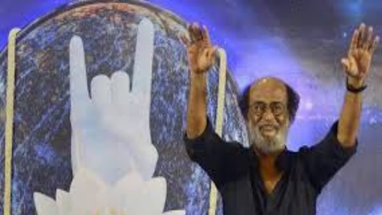 சொன்னபடி மீண்டும் ரசிகர்களை சந்திக்கிறார் ரஜினி...! எப்போது தெரியுமா? சொன்னபடி மீண்டும் ரசிகர்களை சந்திக்கிறார் ரஜினி...! எப்போது தெரியுமா?