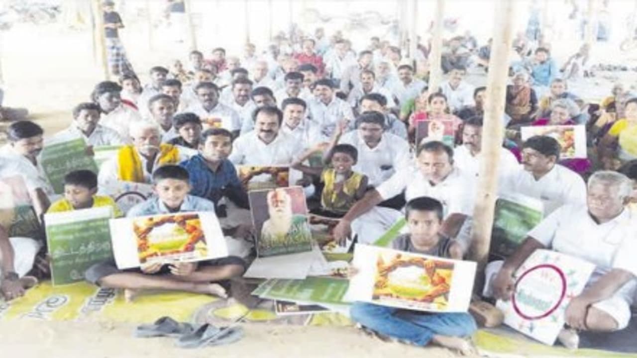 ஐட்ரோகார்பன் திட்டத்தை எதிர்த்து 47 வது நாளாக தொடரும் போராட்டம்; திட்டத்தை ரத்து செய்யுமா மத்திய அரசு? ஐட்ரோகார்பன் திட்டத்தை எதிர்த்து 47 வது நாளாக தொடரும் போராட்டம்; திட்டத்தை ரத்து செய்யுமா மத்திய அரசு?