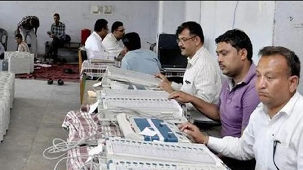 ರಾಜ್ಯಾದ್ಯಂತ ಭರದಿಂದ ಸಾಗಿದೆ ಅಂಚೆ ಮತ ಎಣಿಕೆ ರಾಜ್ಯಾದ್ಯಂತ ಭರದಿಂದ ಸಾಗಿದೆ ಅಂಚೆ ಮತ ಎಣಿಕೆ