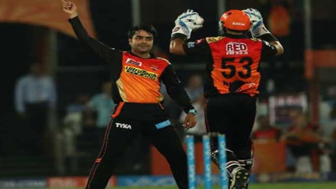 IPL 2021; ಹೈದ್ರಾಬಾದ್ ವಿರುದ್ಧ RCBಗೆ ವಿರೋಚಿತ ಸೋಲು, ಪಾಯಿಂಟ್ ಪಟ್ಟಿ ಯಥಾಸ್ಥಿತಿ! IPL 2021; ಹೈದ್ರಾಬಾದ್ ವಿರುದ್ಧ RCBಗೆ ವಿರೋಚಿತ ಸೋಲು, ಪಾಯಿಂಟ್ ಪಟ್ಟಿ ಯಥಾಸ್ಥಿತಿ!