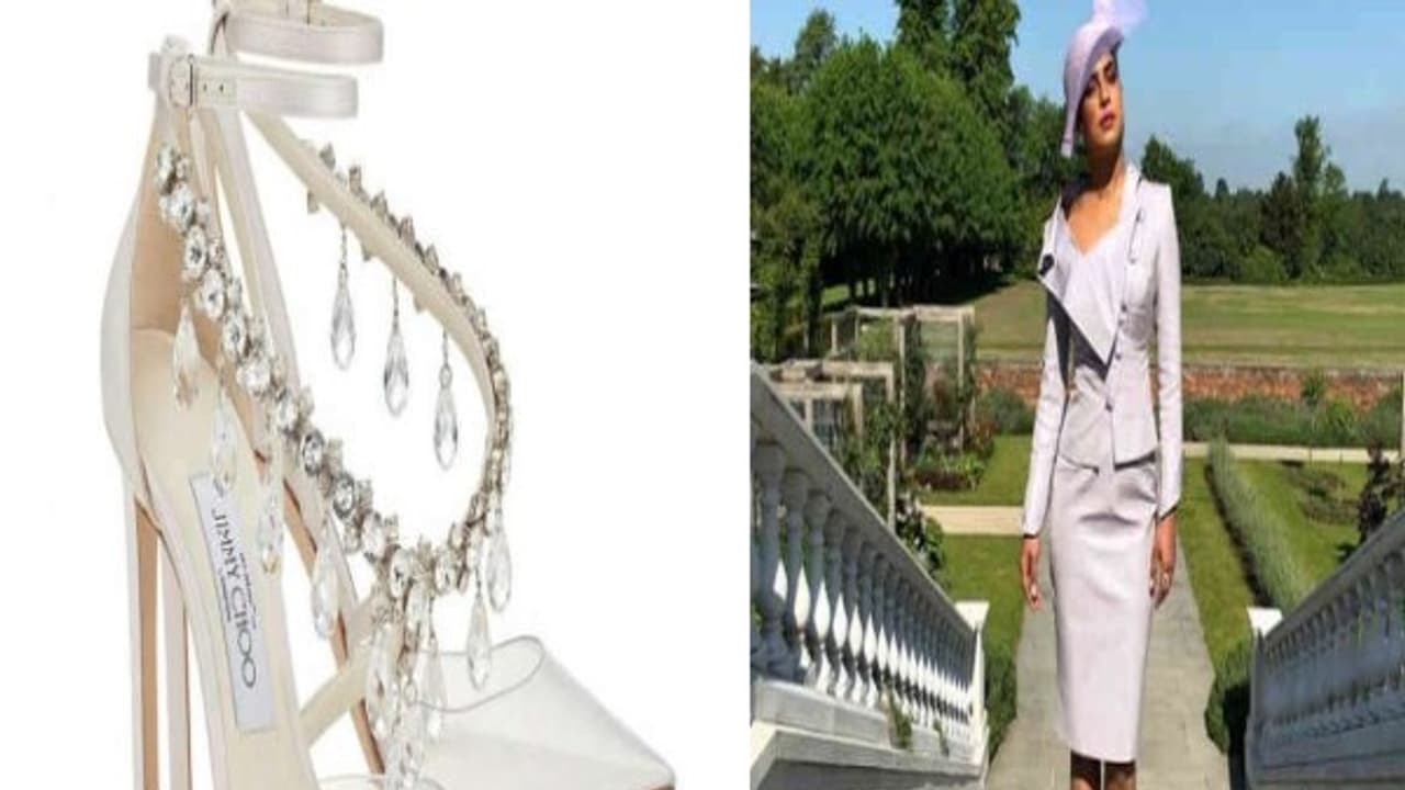 பிரியங்கா சோப்ரா அணிந்திருந்த ஷூவின் விலை என்ன தெரியுமா..? இளவரசர் திருமணத்தில்..! பிரியங்கா சோப்ரா அணிந்திருந்த ஷூவின் விலை என்ன தெரியுமா..? இளவரசர் திருமணத்தில்..!