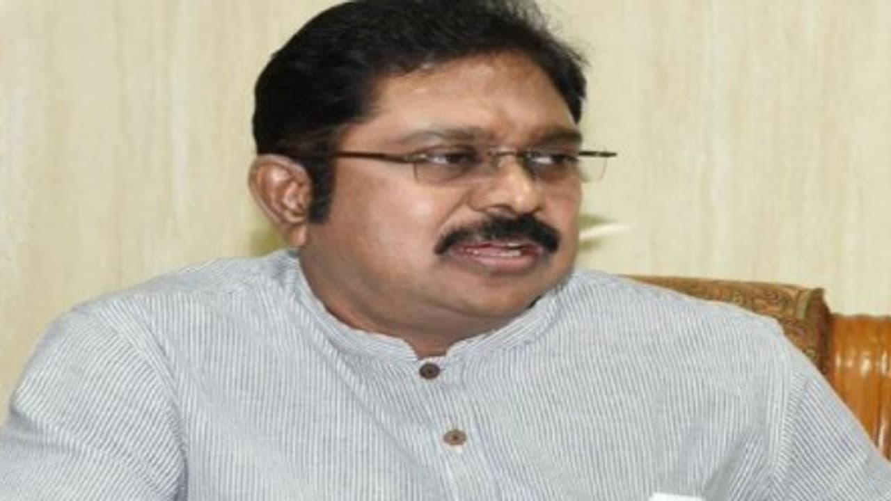 இரட்டை இலை லஞ்ச வழக்கில் தினகரன் பெயர் நீக்கமில்லை டெல்லி குற்றப்பிரிவு ஆணையம் தகவல் இரட்டை இலை லஞ்ச வழக்கில் தினகரன் பெயர் நீக்கமில்லை டெல்லி குற்றப்பிரிவு ஆணையம் தகவல்