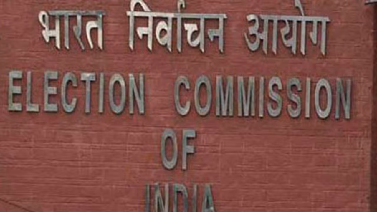 Election Commission cancels Tiruvarur bypoll amid Cyclone Gaja relief work in Tamil Nadu