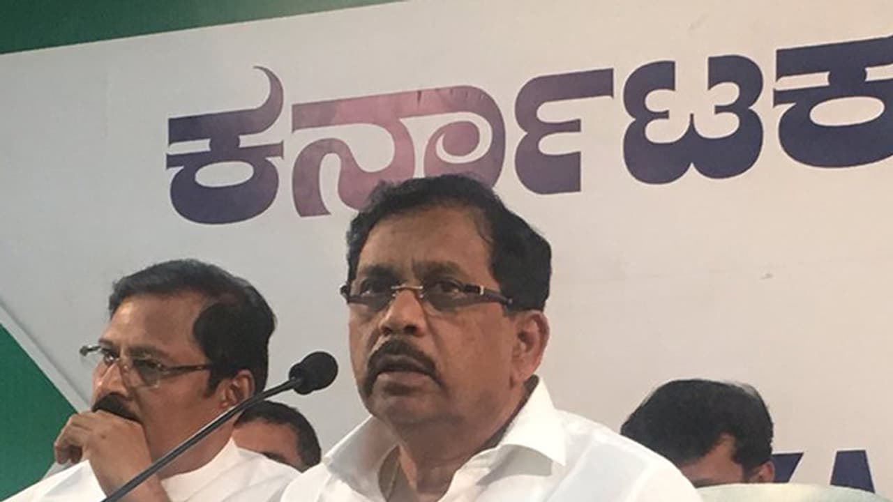 ಸಿಎಂ ಜೊತೆ ವೇದಿಕೆ ಹಂಚಿಕೊಳ್ಳಲ್ಲ; ಹೈಕಮಾಂಡ್’ಗೆ ಪರಂ ಸಂದೇಶ ರವಾನೆ ಸಿಎಂ ಜೊತೆ ವೇದಿಕೆ ಹಂಚಿಕೊಳ್ಳಲ್ಲ; ಹೈಕಮಾಂಡ್’ಗೆ ಪರಂ ಸಂದೇಶ ರವಾನೆ