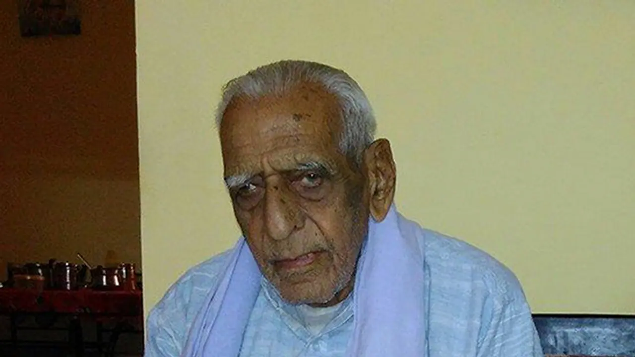 ಹೇಡಿ ಸಾವರ್ಕರ್ ಗೆ ನನ್ನ ಹೋಲಿಸಬೇಡಿ : ದೊರೆಸ್ವಾಮಿ