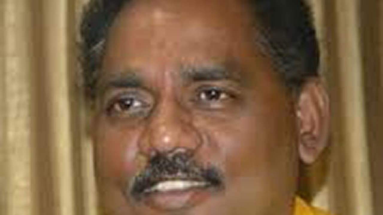 చంద్రబాబుకు భారీ షాక్: జగన్ గూటిలోకి మరో టీడీపీ ఎమ్మెల్యే చంద్రబాబుకు భారీ షాక్: జగన్ గూటిలోకి మరో టీడీపీ ఎమ్మెల్యే