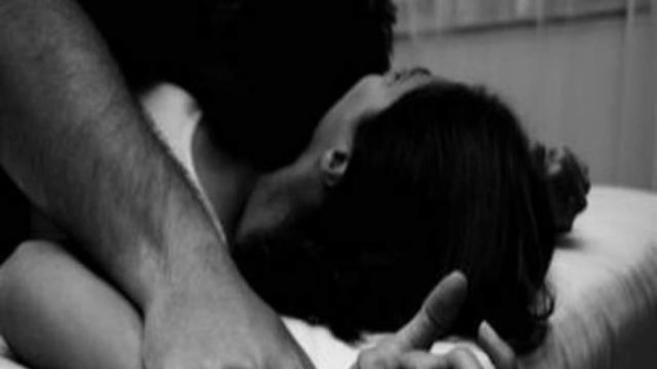 காதலியை பல மாதம் உல்லாசம் அனுபத்துவிட்டு குத்தகைக்கு விபச்சாரத்தில் தள்ளிய காதலன்... காதலியை பல மாதம் உல்லாசம் அனுபத்துவிட்டு குத்தகைக்கு விபச்சாரத்தில் தள்ளிய காதலன்...