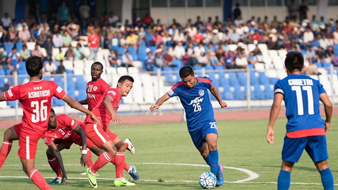 ಕಂಠೀರವ ಸ್ಟೇಡಿಯಂನಲ್ಲಿ ಬೆಂಗಳೂರಿಗರ ಠೇಂಕಾರ; ಪ್ರಶಸ್ತಿಗೆ ಕಣ್ಣಿಟ್ಟಿದ್ದ ಐಜ್ವಾಲ್'ಗೆ ಶಾಕ್..! ಕಂಠೀರವ ಸ್ಟೇಡಿಯಂನಲ್ಲಿ ಬೆಂಗಳೂರಿಗರ ಠೇಂಕಾರ; ಪ್ರಶಸ್ತಿಗೆ ಕಣ್ಣಿಟ್ಟಿದ್ದ ಐಜ್ವಾಲ್'ಗೆ ಶಾಕ್..!