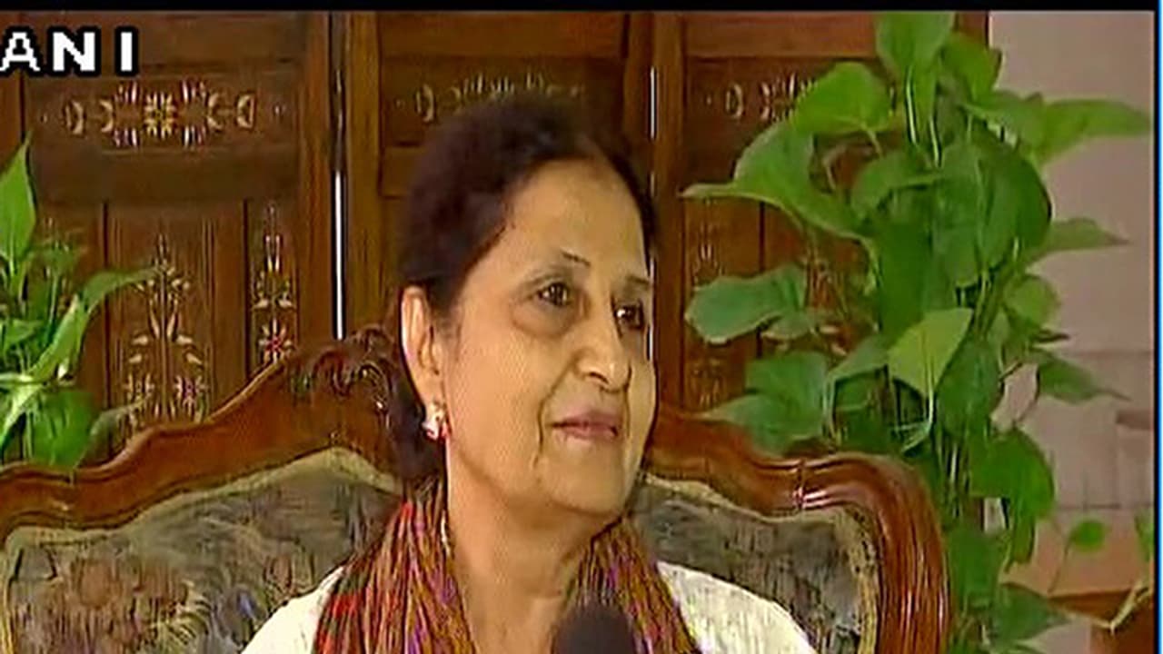 ಕಳೆದ 20 ವರ್ಷಗಳಿಂದ ಮೋದಿಗೆ ರಾಖಿ ಕಟ್ಟುತ್ತಿದ್ದಾಳೆ ಈ ಪಾಕ್ ಮಹಿಳೆ! ಕಳೆದ 20 ವರ್ಷಗಳಿಂದ ಮೋದಿಗೆ ರಾಖಿ ಕಟ್ಟುತ್ತಿದ್ದಾಳೆ ಈ ಪಾಕ್ ಮಹಿಳೆ!