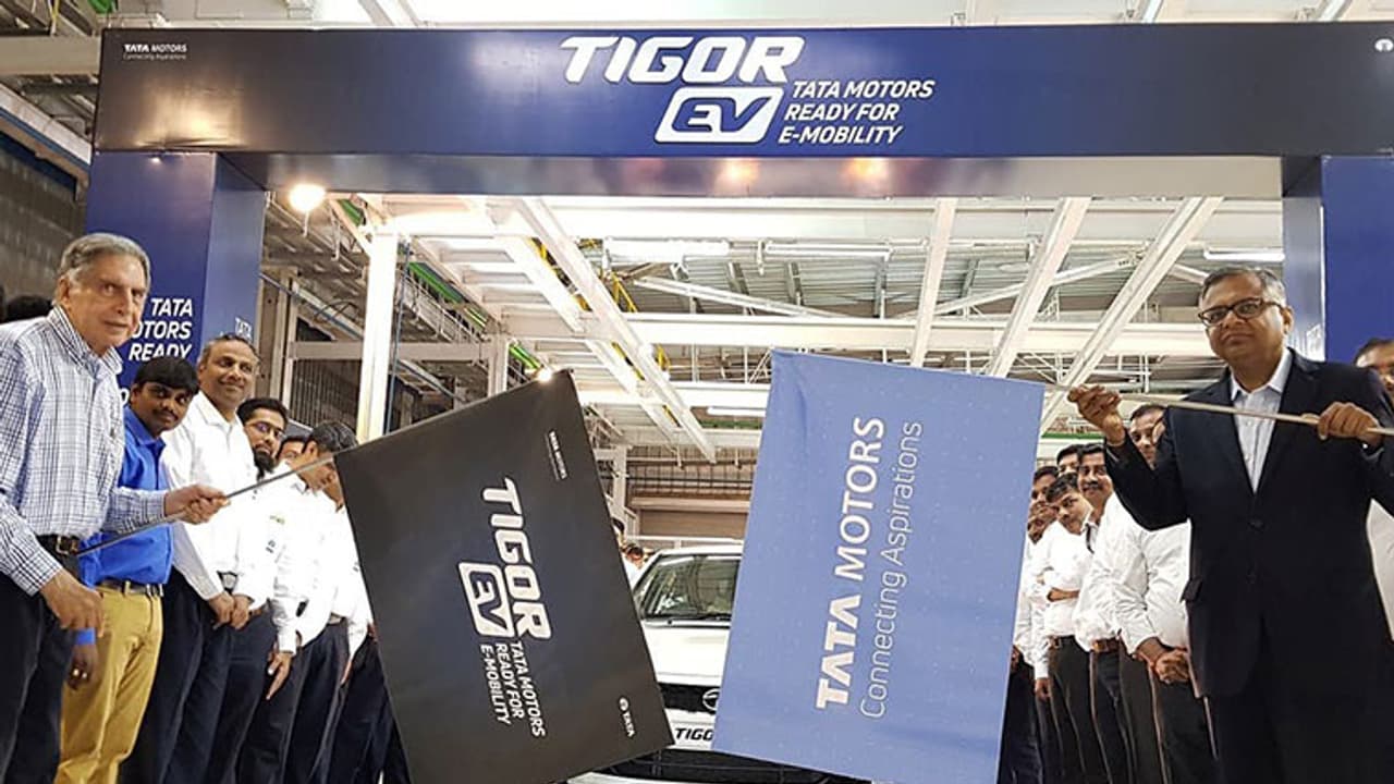 ടാറ്റ ടിഗോര് ഇലക്ട്രിക്ക് കാറുകള് പുറത്തിറങ്ങി ടാറ്റ ടിഗോര് ഇലക്ട്രിക്ക് കാറുകള് പുറത്തിറങ്ങി