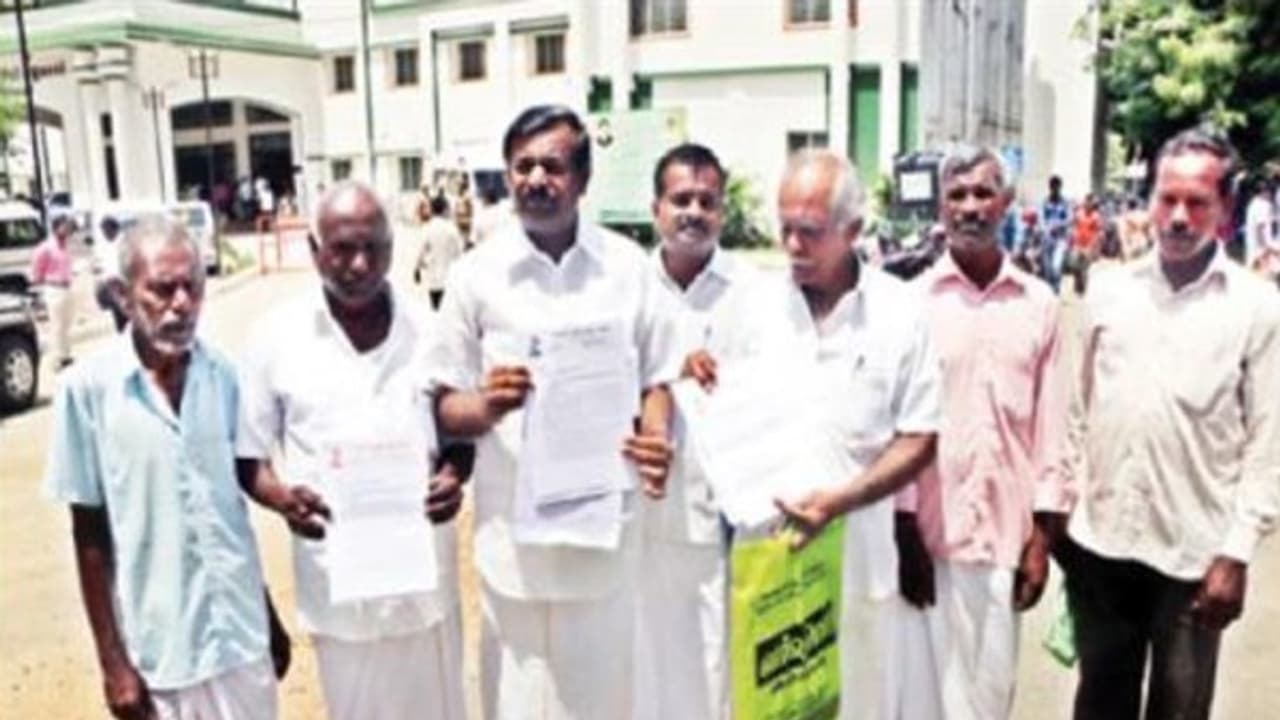 அடுத்தடுத்து தடுப்பணைகள் கட்டும் கேரள அரசு; தடுத்து நிறுத்தக் கோரி விவசாயிகள் மனு… அடுத்தடுத்து தடுப்பணைகள் கட்டும் கேரள அரசு; தடுத்து நிறுத்தக் கோரி விவசாயிகள் மனு…