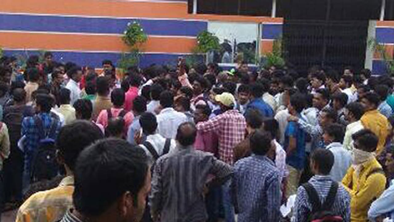 RRB exam turns violent as Karnataka aspirants prevent outsiders