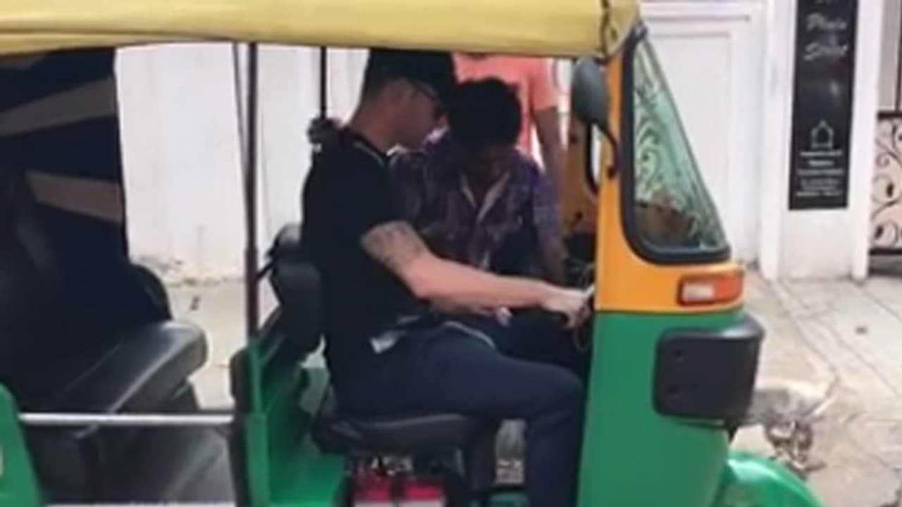 ಬೆಂಗಳೂರಿನಲ್ಲಿ ಆಟೋರಿಕ್ಷಾ ಡ್ರೈವರ್ ಆದ ಮಾಜಿ ಆಸ್ಟ್ರೇಲಿಯಾ ಕ್ಯಾಪ್ಟನ್ (ವಿಡಿಯೋ)