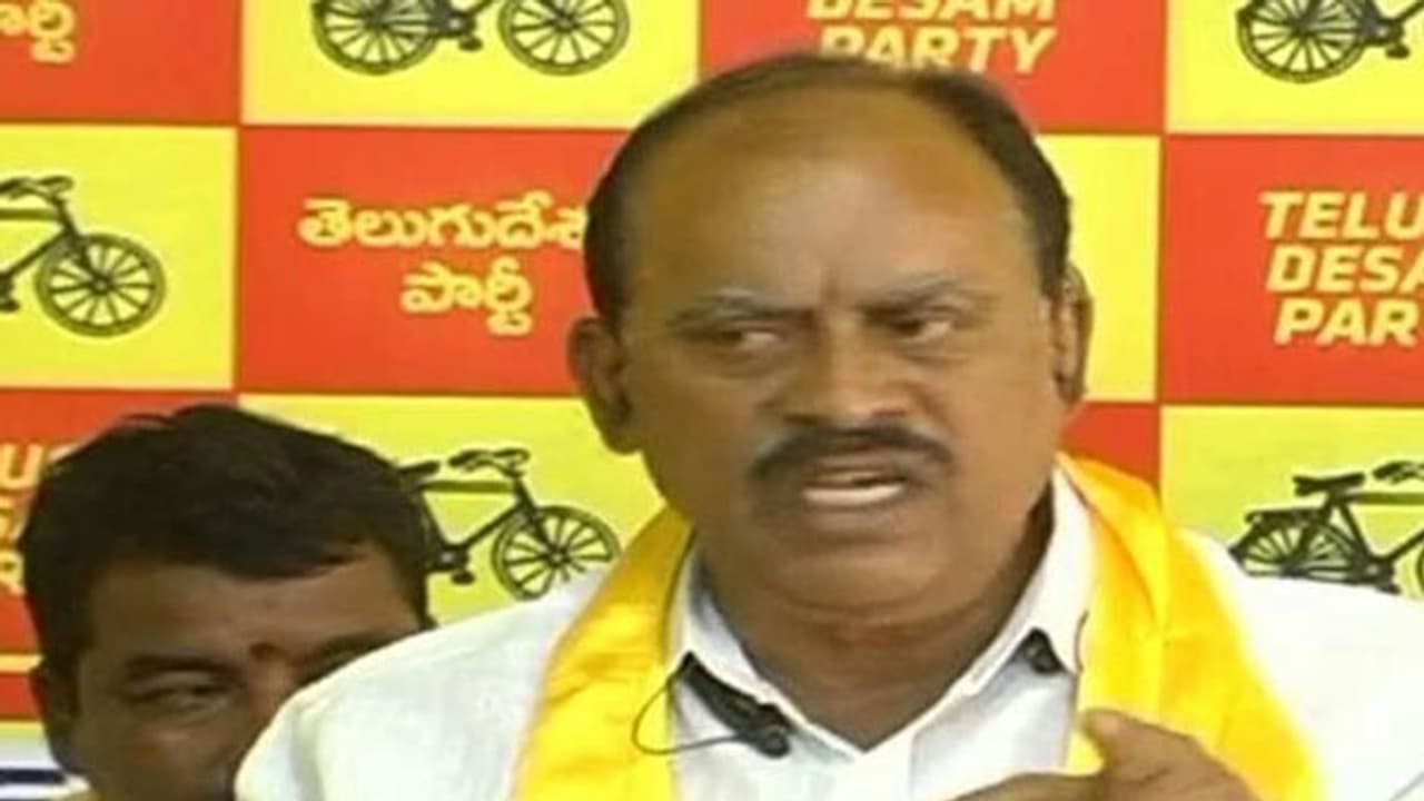 చంద్రబాబుకు చెప్పే బిజెపిలో చేరా: రేవూరి ప్రకాశ్ రెడ్డి చంద్రబాబుకు చెప్పే బిజెపిలో చేరా: రేవూరి ప్రకాశ్ రెడ్డి