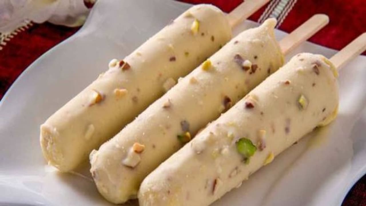 மாலை நேரம்....குல்பி சாப்பிடலாம் வாங்க.... மாலை நேரம்....குல்பி சாப்பிடலாம் வாங்க....