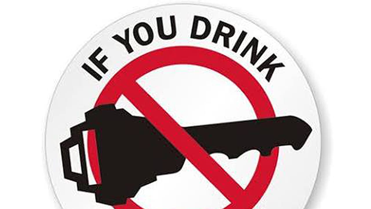 ಇನ್ಸ್ಪೆಕ್ಟರ್ಗೆ ಕಪಾಳಮೋಕ್ಷ: ಇಬ್ಬರು ಟೆಕ್ಕಿಗಳ ಬಂಧನ ಇನ್ಸ್ಪೆಕ್ಟರ್ಗೆ ಕಪಾಳಮೋಕ್ಷ: ಇಬ್ಬರು ಟೆಕ್ಕಿಗಳ ಬಂಧನ