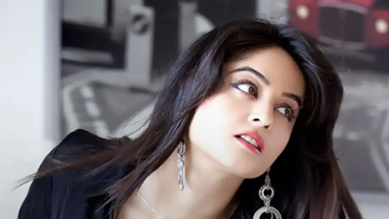 Balika Vadhu actress slaps man after he gropes her at a club Balika Vadhu actress slaps man after he gropes her at a club