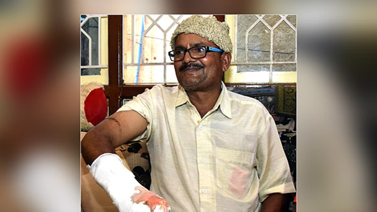 ಅಧಿಕಾರಿ ಕೈ ಕಟ್ ಪ್ರಕರಣ: ಐದು ಜನ ಆರೋಪಿಗಳ ಬಂಧನ ಅಧಿಕಾರಿ ಕೈ ಕಟ್ ಪ್ರಕರಣ: ಐದು ಜನ ಆರೋಪಿಗಳ ಬಂಧನ